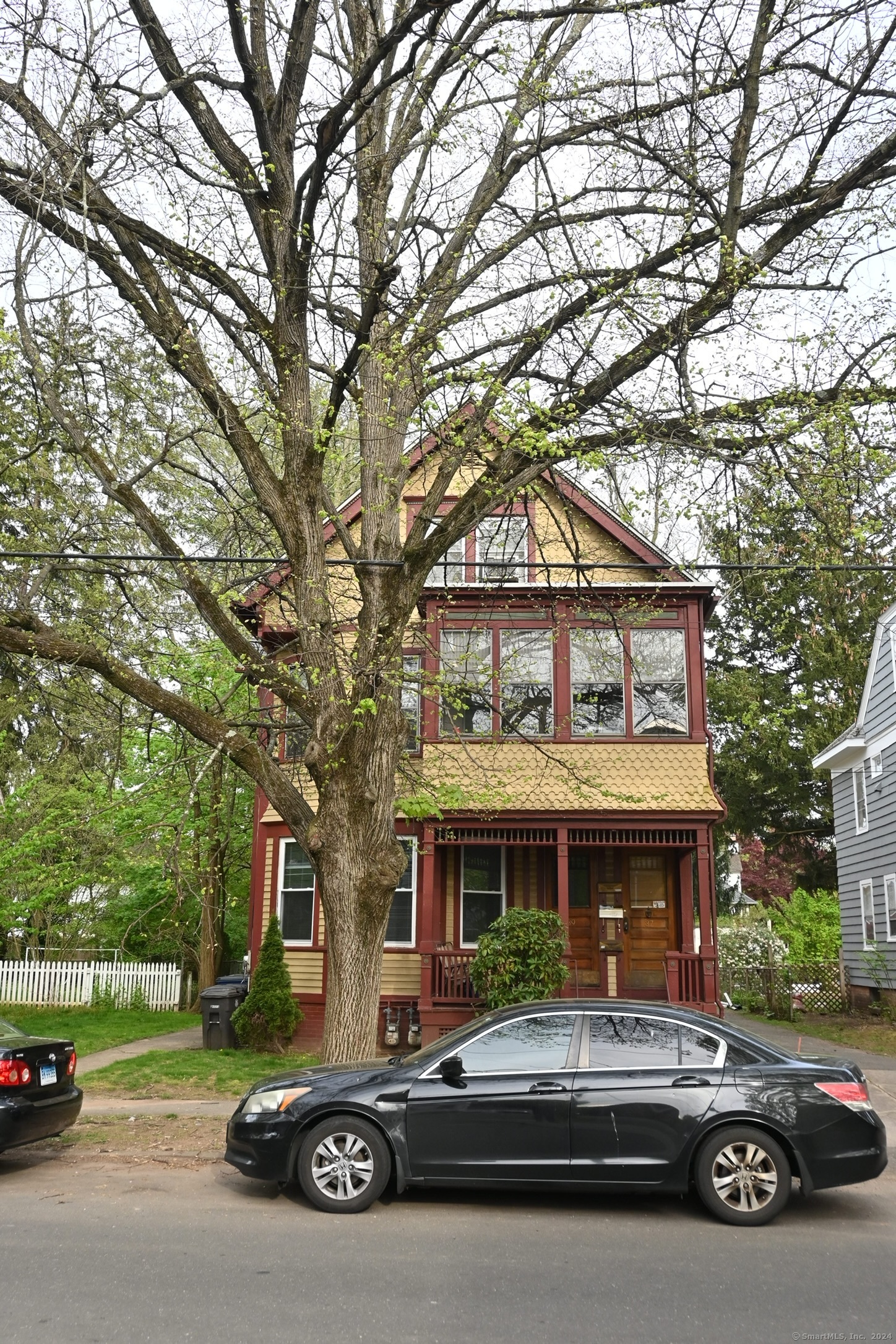Rental Property at 37 Barnett Street 3, New Haven, Connecticut - Bedrooms: 1 
Bathrooms: 1 
Rooms: 5  - $1,700 MO.