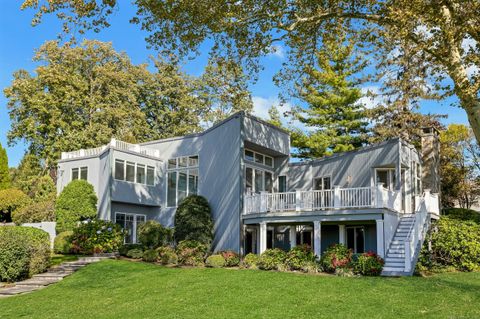 Photo of 155 Pear Tree Point Road, Darien, CT 06820 (MLS # 24135794)