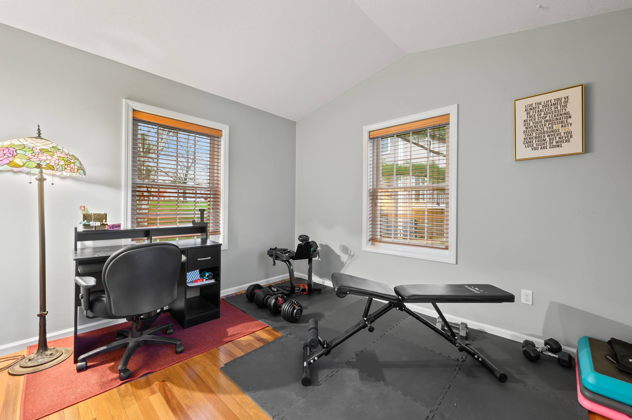 Middletown, Connecticut 06457, United States, 2 Bedrooms Bedrooms, ,3 BathroomsBathrooms,Residential,Pending,241959