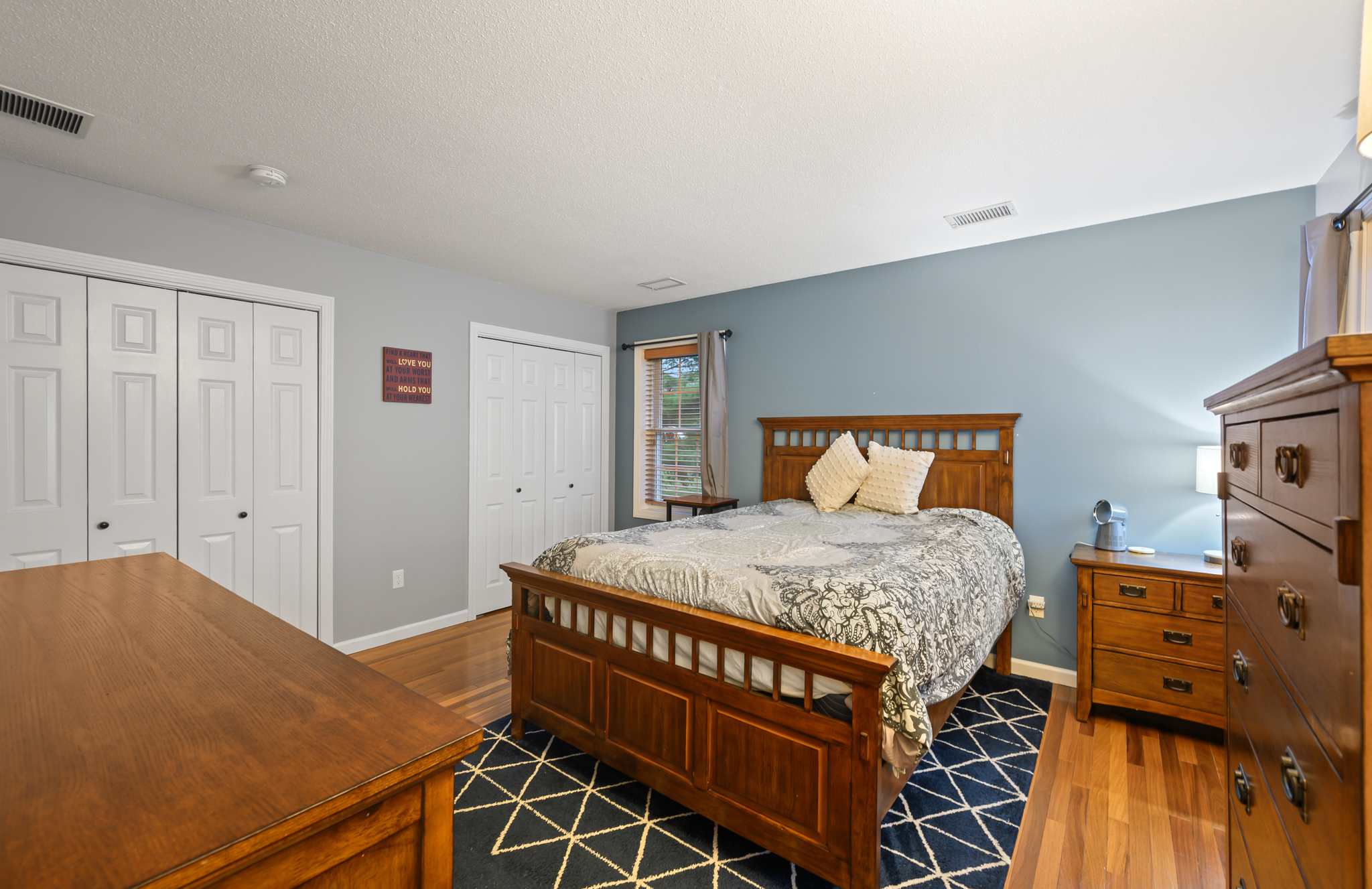 Middletown, Connecticut 06457, United States, 2 Bedrooms Bedrooms, ,3 BathroomsBathrooms,Residential,Pending,241959