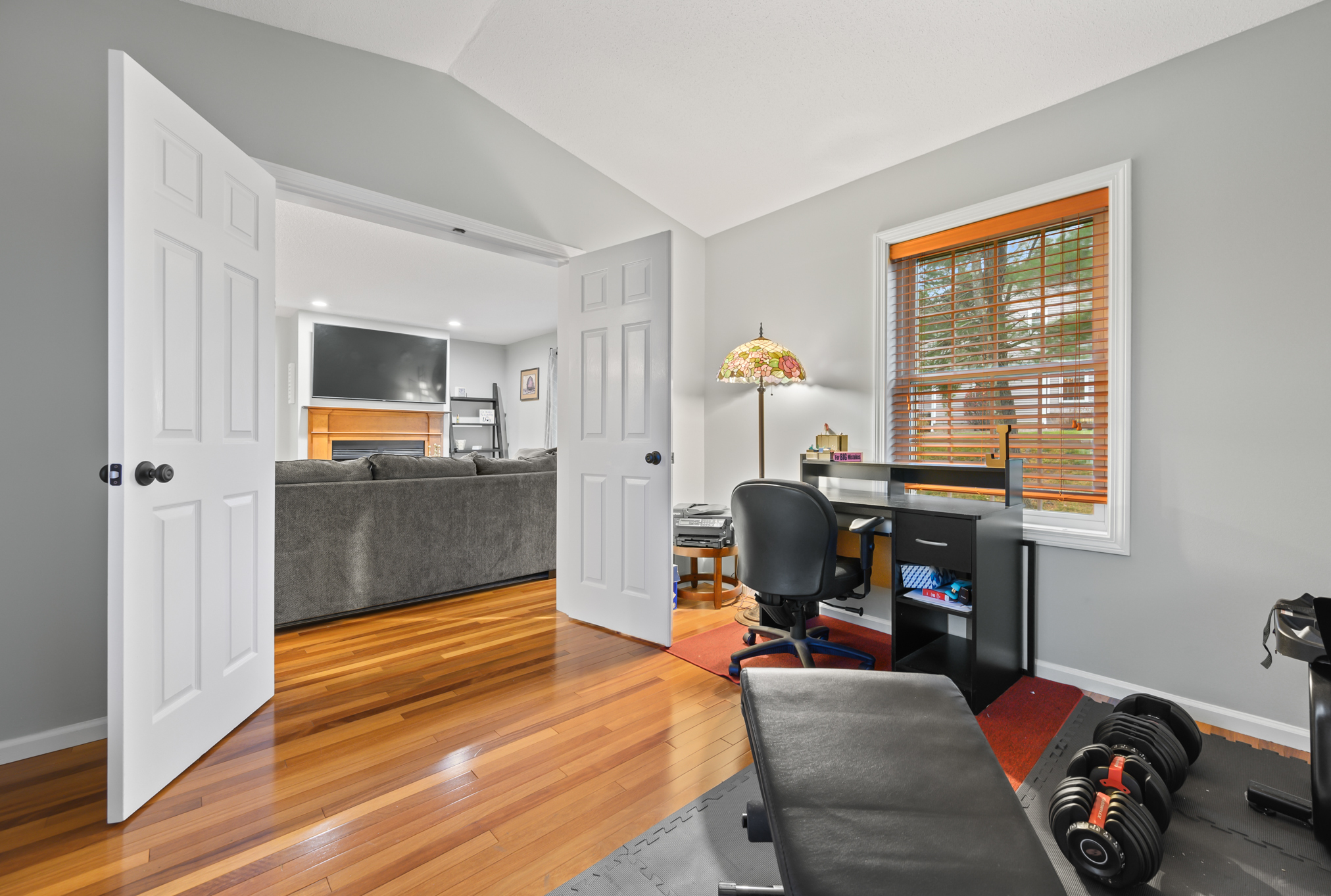 Middletown, Connecticut 06457, United States, 2 Bedrooms Bedrooms, ,3 BathroomsBathrooms,Residential,Pending,241959