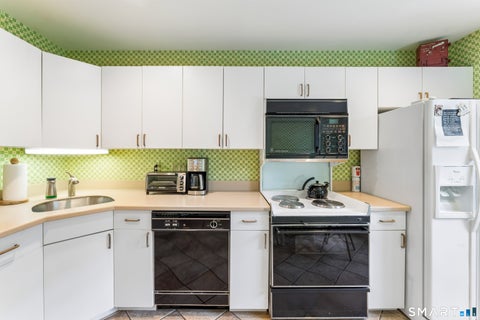 Tiny photo for 320 Strawberry Hill Avenue #46, Stamford, CT 06902 (MLS # 24189711)