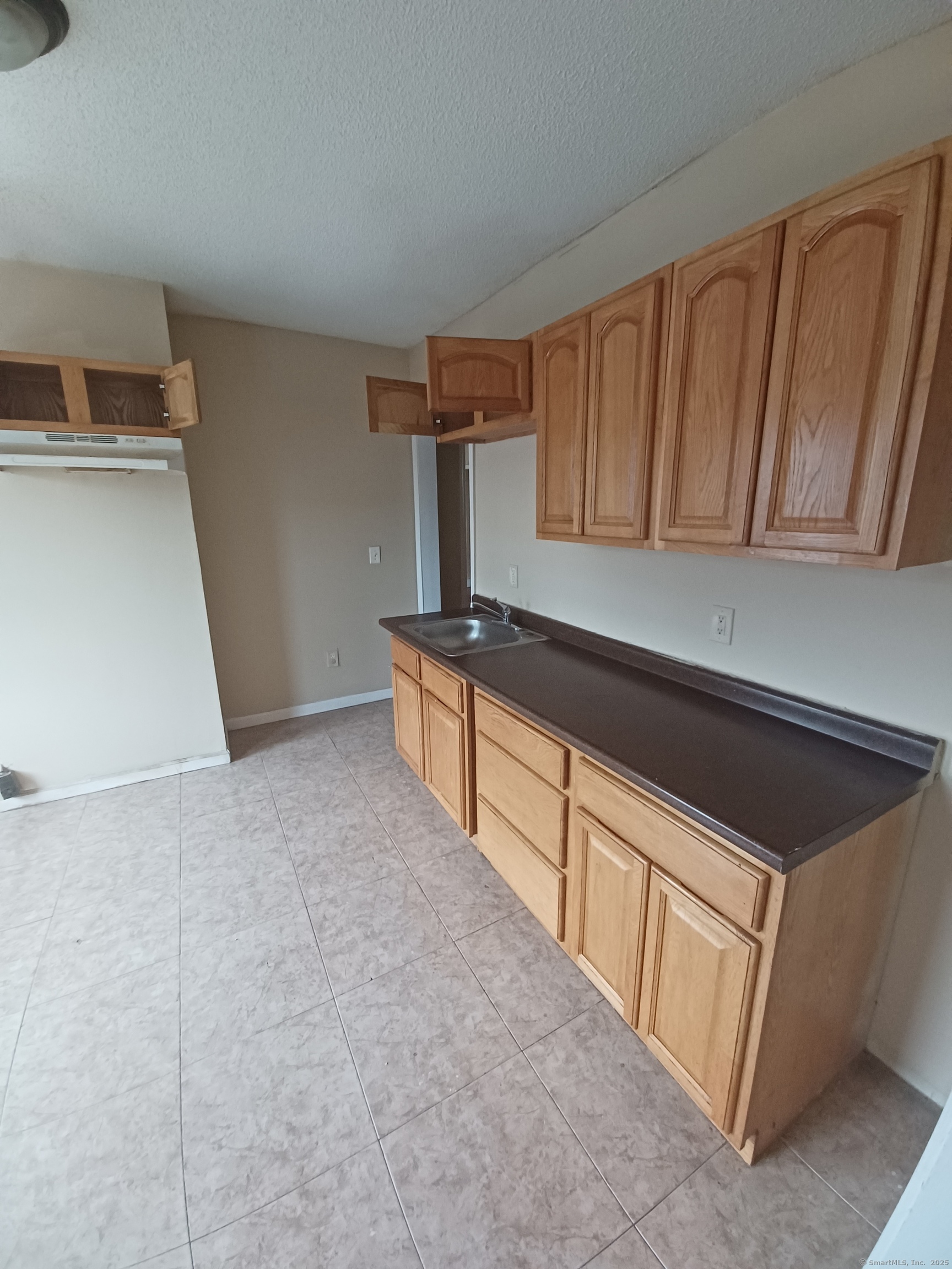 Hartford, Connecticut 06120, United States, 9 Bedrooms Bedrooms, ,3 BathroomsBathrooms,Residential,Active,143674