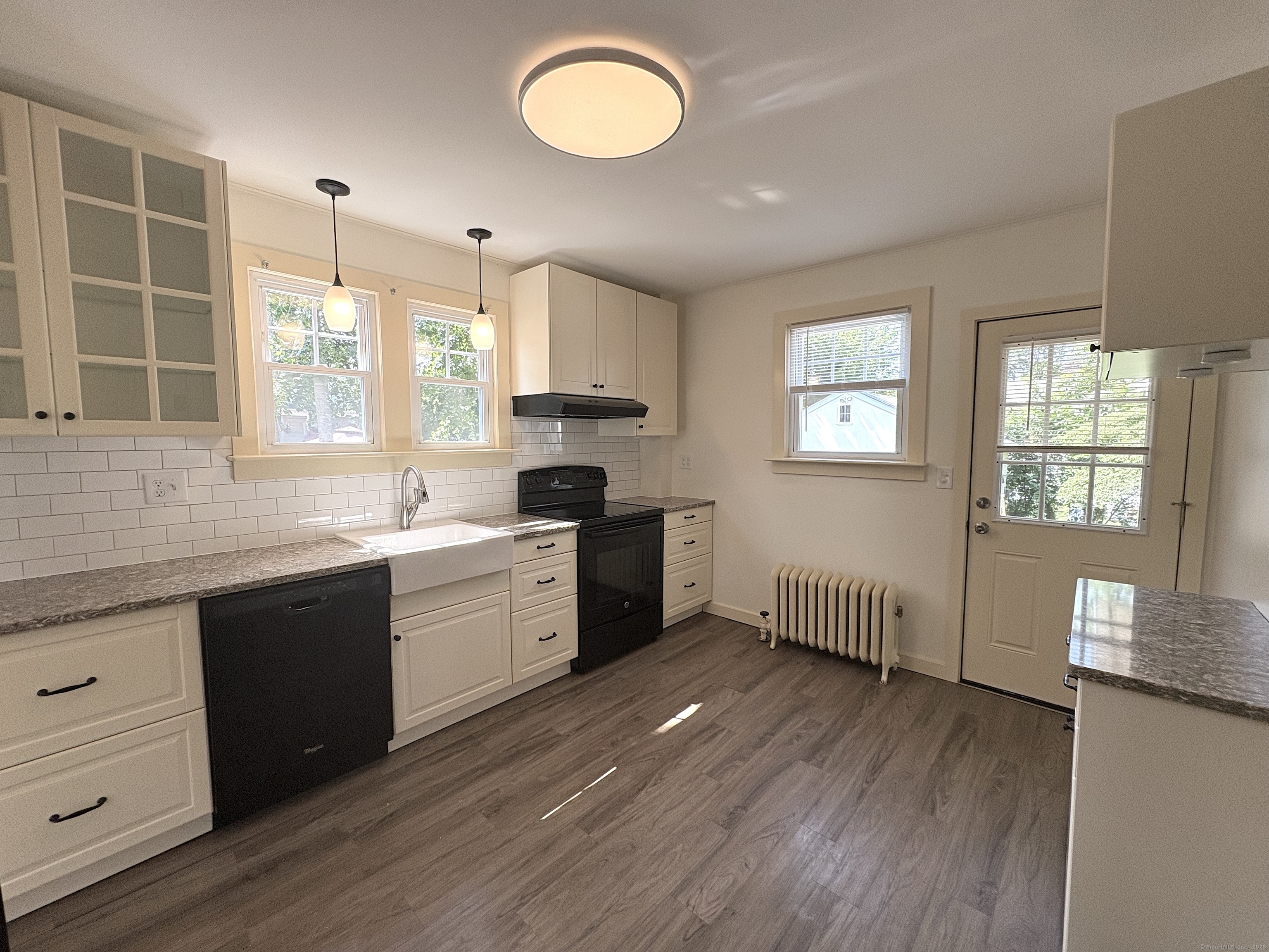 3 Mountain View Avenue