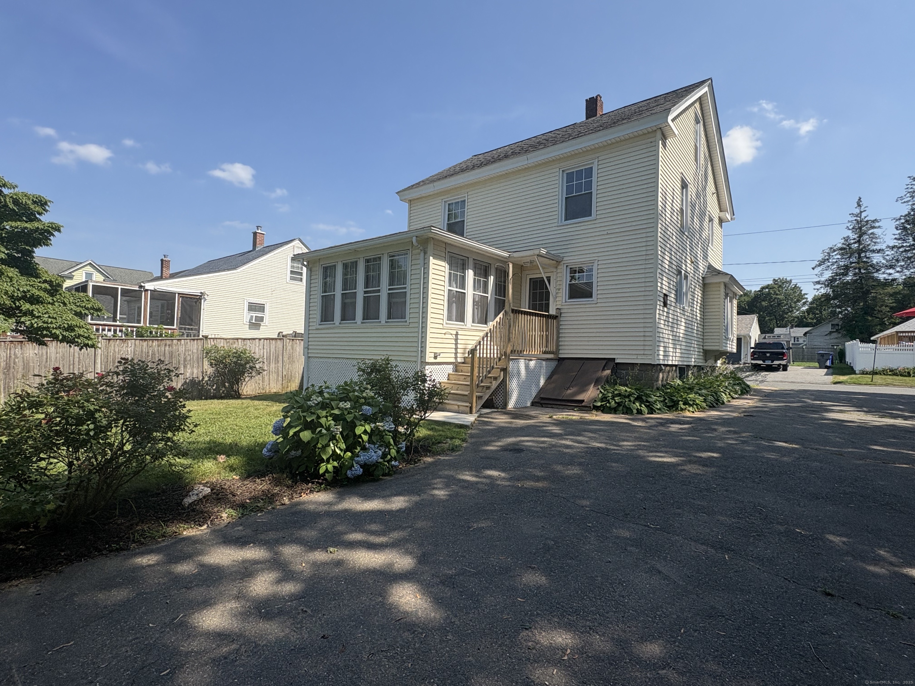 3 Mountain View Avenue