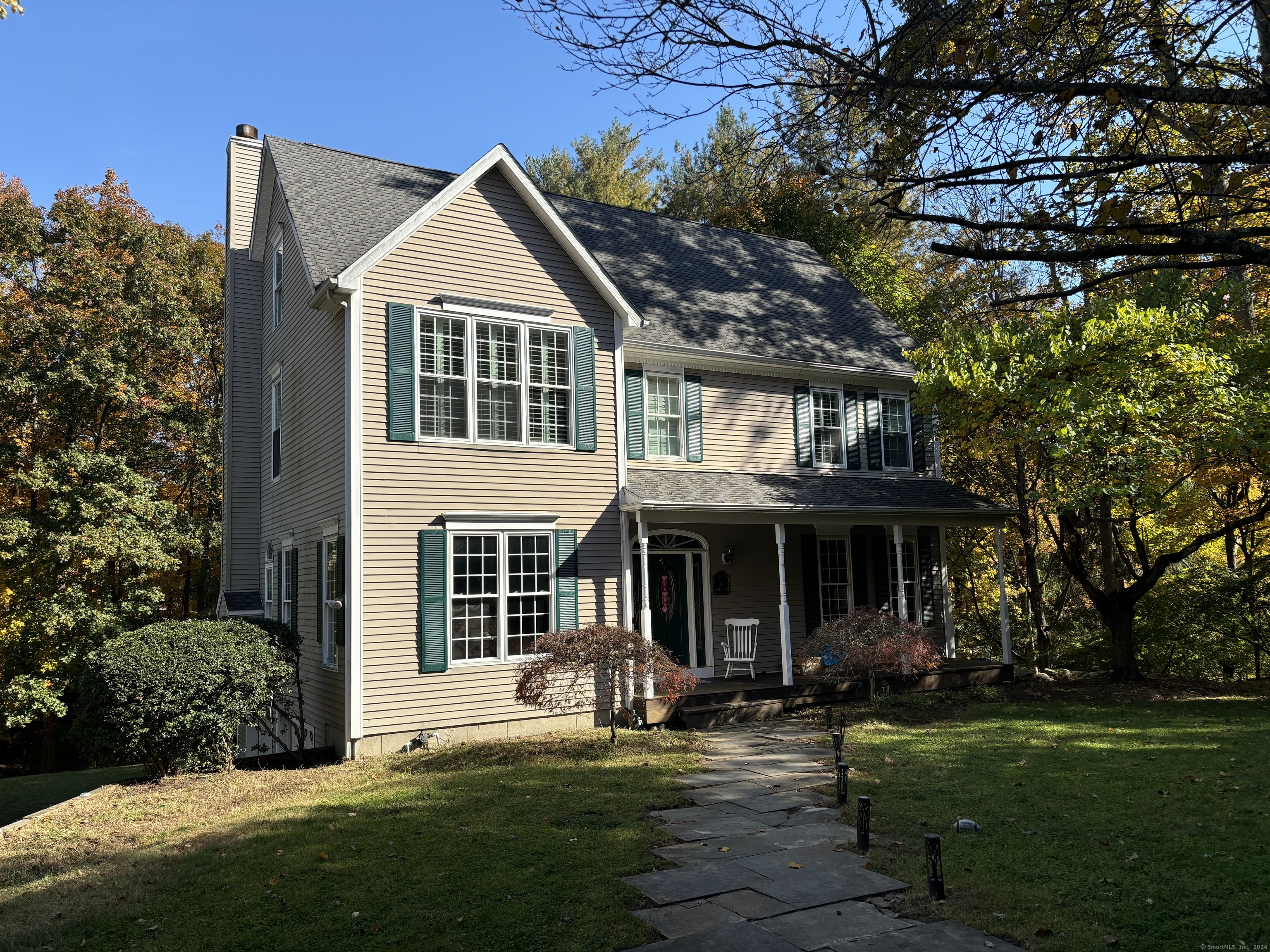 6 Silver River Court, Norwalk, Connecticut - 4 Bedrooms  
3 Bathrooms  
8 Rooms - 