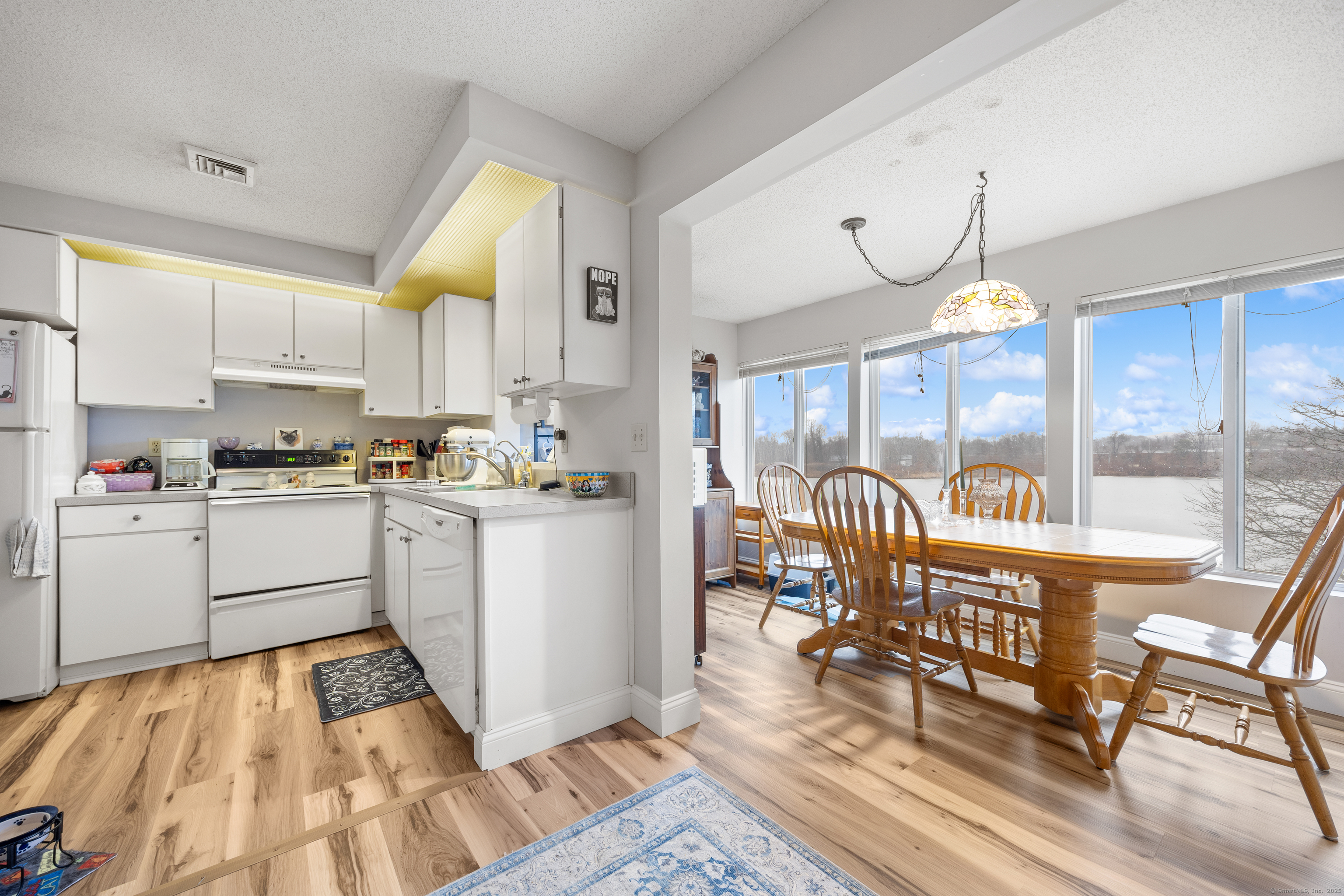365 Woodford Avenue #APT 21, Plainville, Connecticut image 4