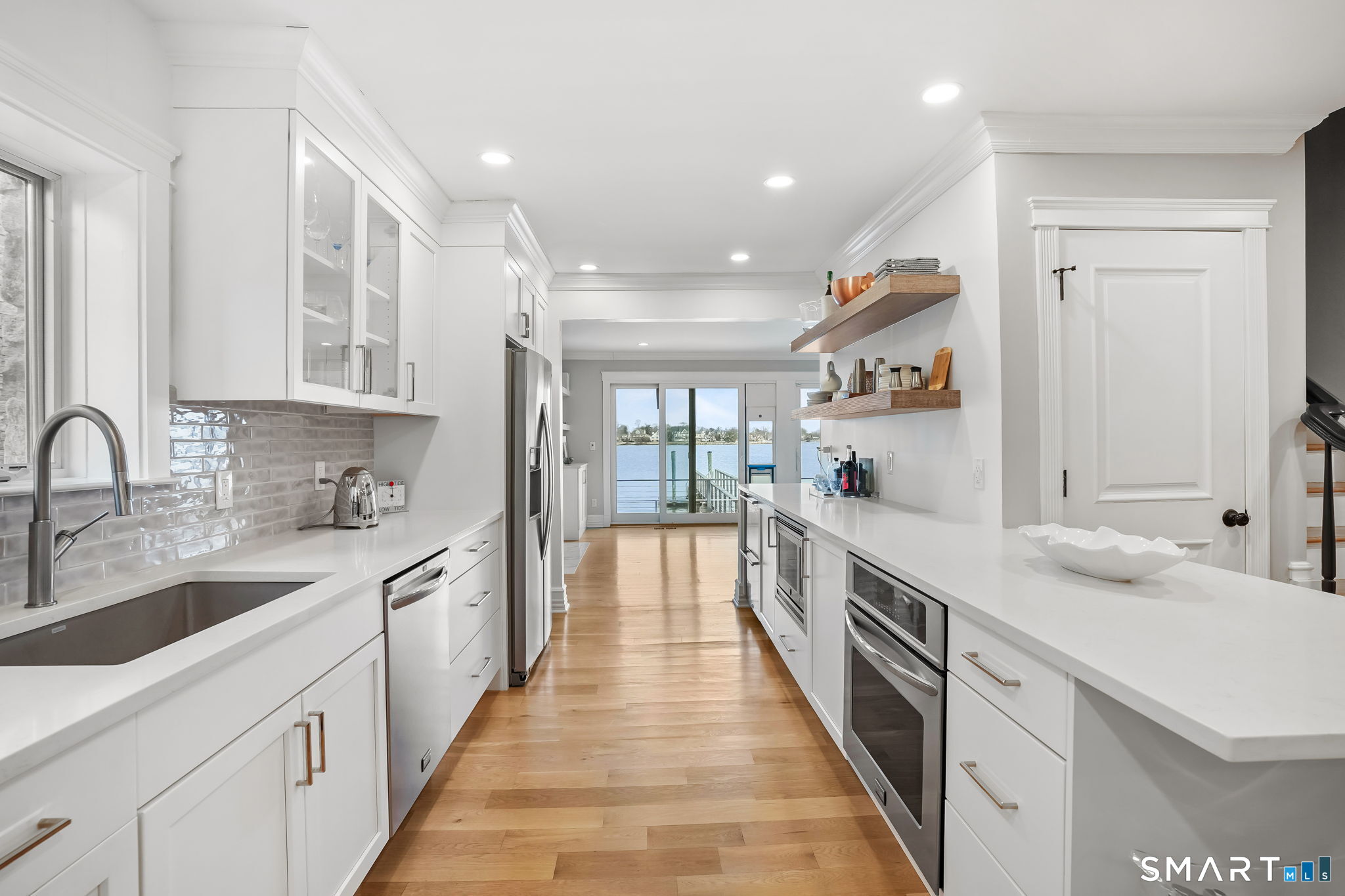 30 Shorefront Park