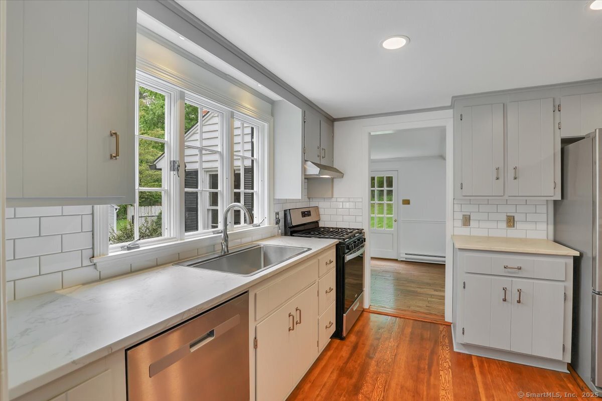 222 Crest Road, Middlebury, Connecticut image 7