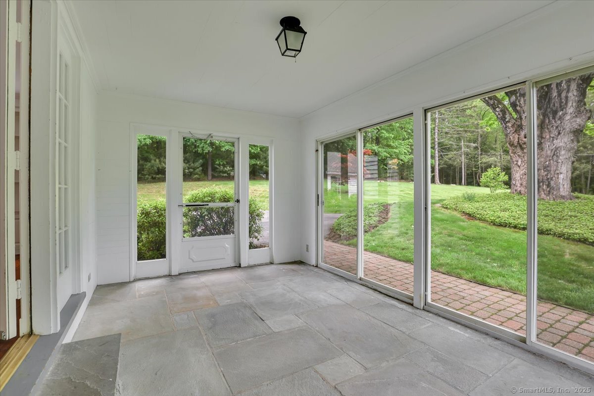 222 Crest Road, Middlebury, Connecticut image 15