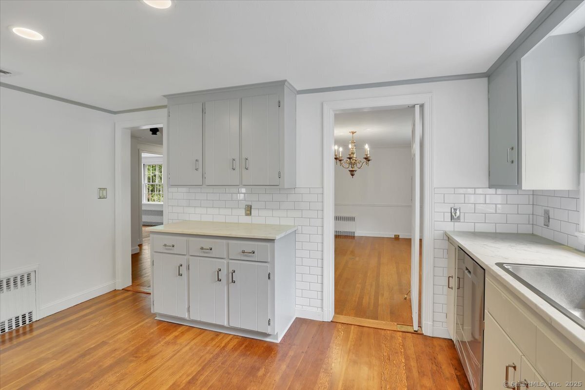 222 Crest Road, Middlebury, Connecticut image 8