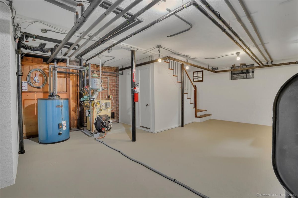 222 Crest Road, Middlebury, Connecticut image 39
