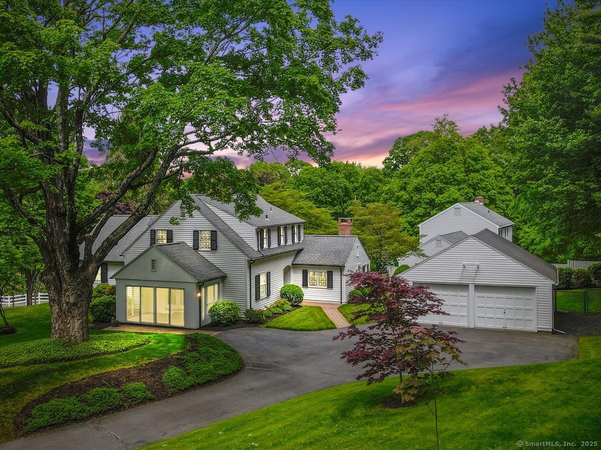Property for Sale at Crest Road, Middlebury, Connecticut - Bedrooms: 5 
Bathrooms: 3 
Rooms: 9  - $739,000