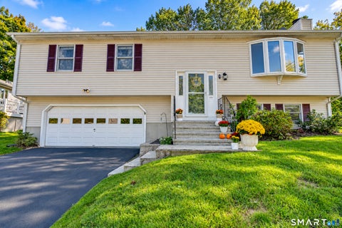 Homes For Sale - 9 Hopkins Court<br/> Branford, CT 06405