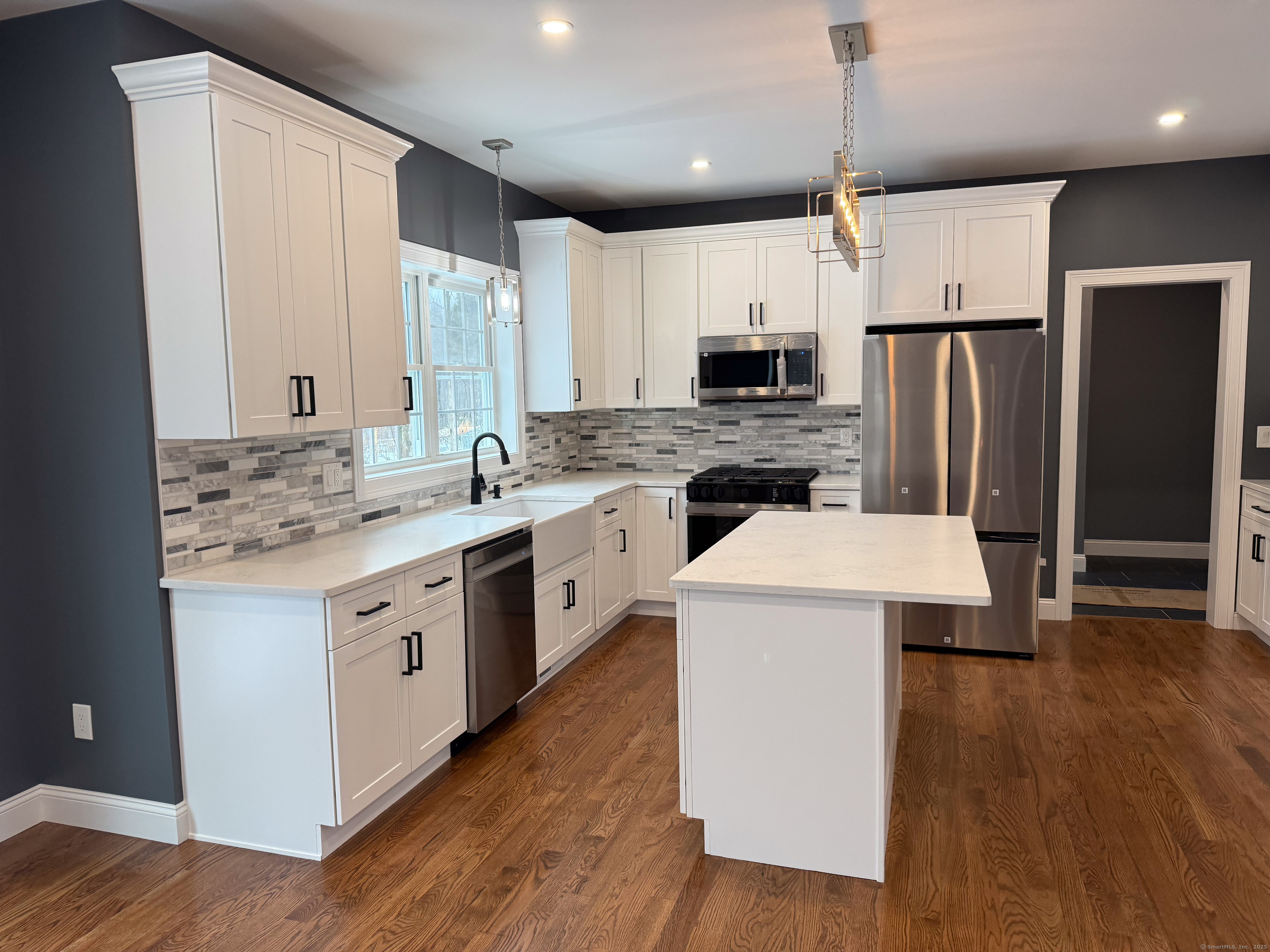 Barkhamsted, Connecticut 06063, United States, 4 Bedrooms Bedrooms, ,3 BathroomsBathrooms,Residential,Pending,50813