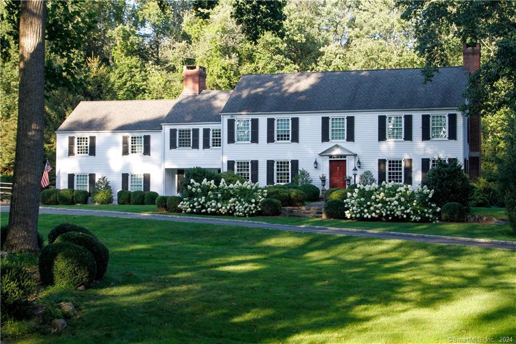 231 Turtle Back Road, New Canaan, Connecticut - 5 Bedrooms  
5 Bathrooms  
11 Rooms - 
