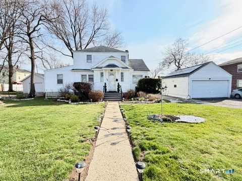 Photo of 185 Grandview Avenue, Bridgeport, CT 06606 (MLS # 24164512)