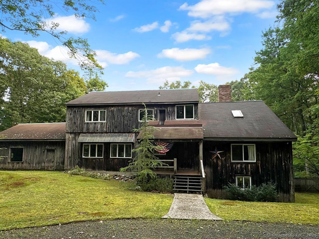 Rental Property at Harvey Road, Durham, Connecticut - Bedrooms: 3 
Bathrooms: 3 
Rooms: 7  - $3,300 MO.
