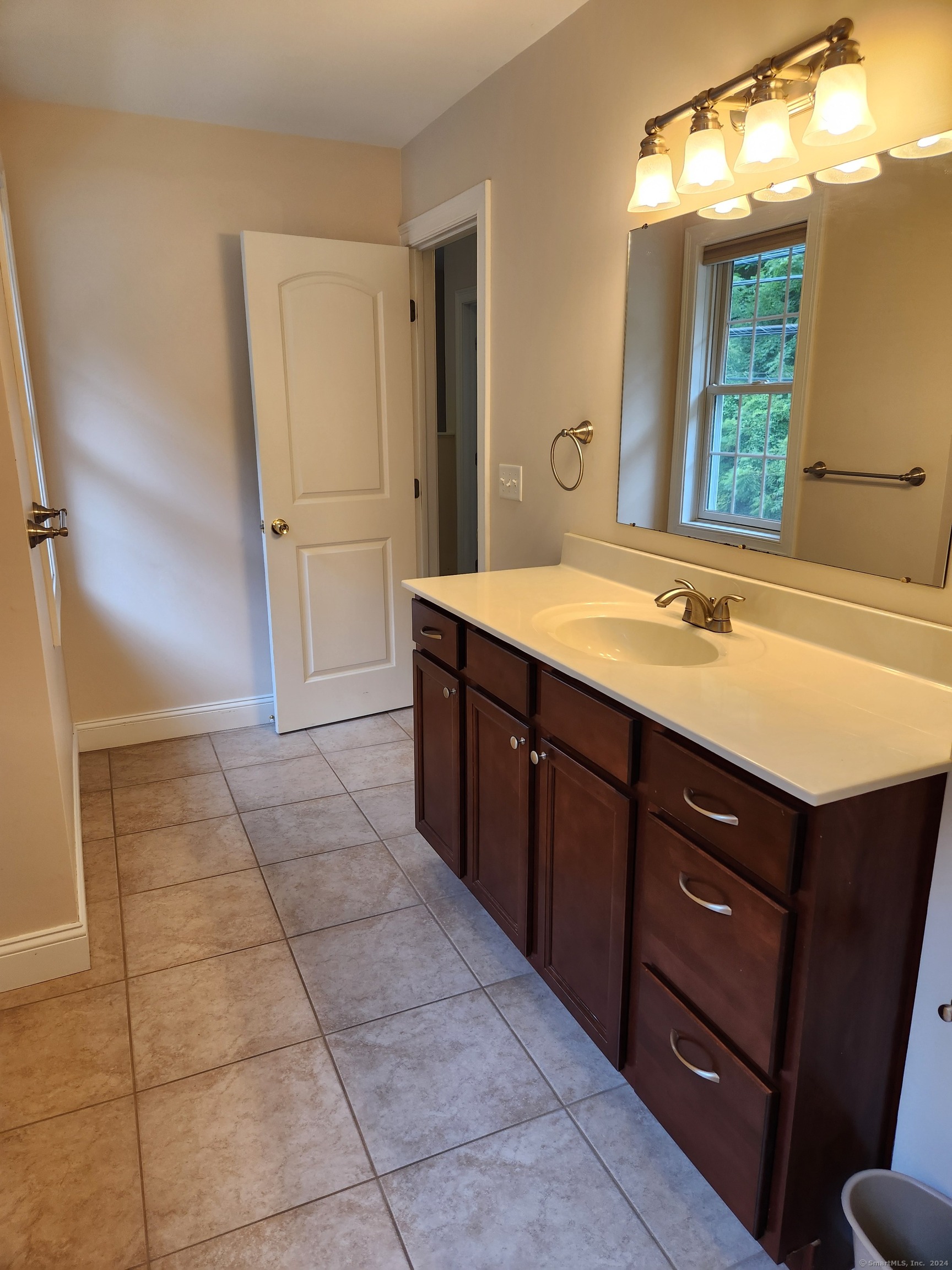 190 S Thames Street #12, Norwich, Connecticut image 23