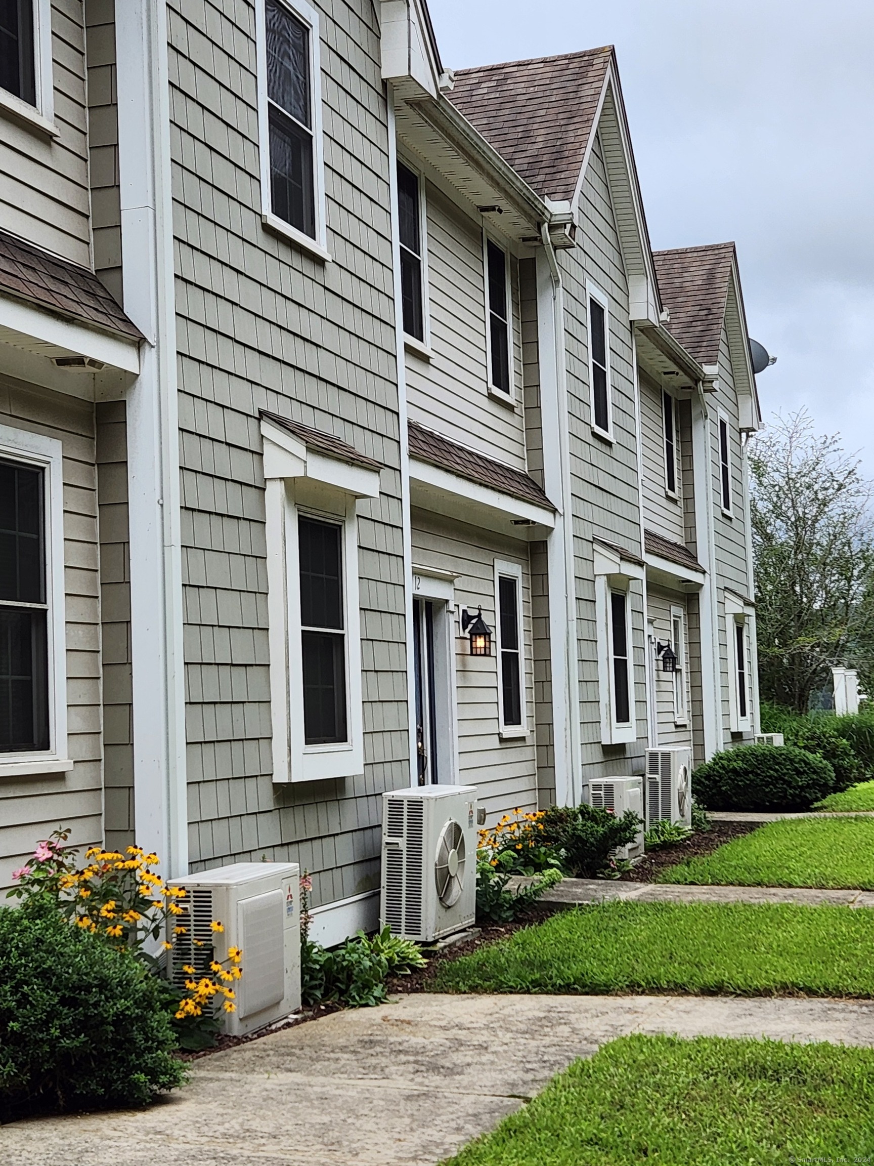 190 S Thames Street #12, Norwich, Connecticut image 2