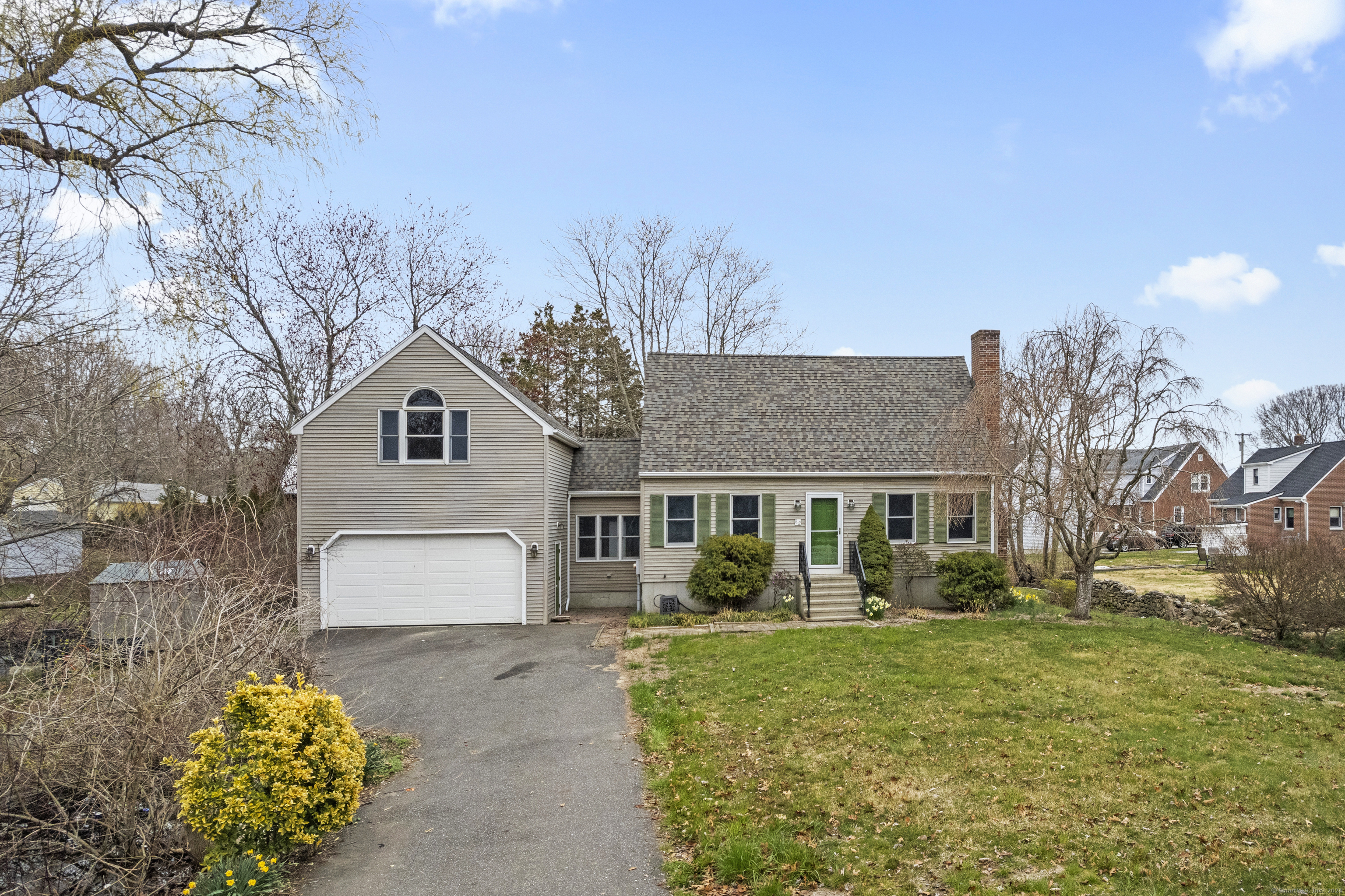 62 Brookside Avenue East