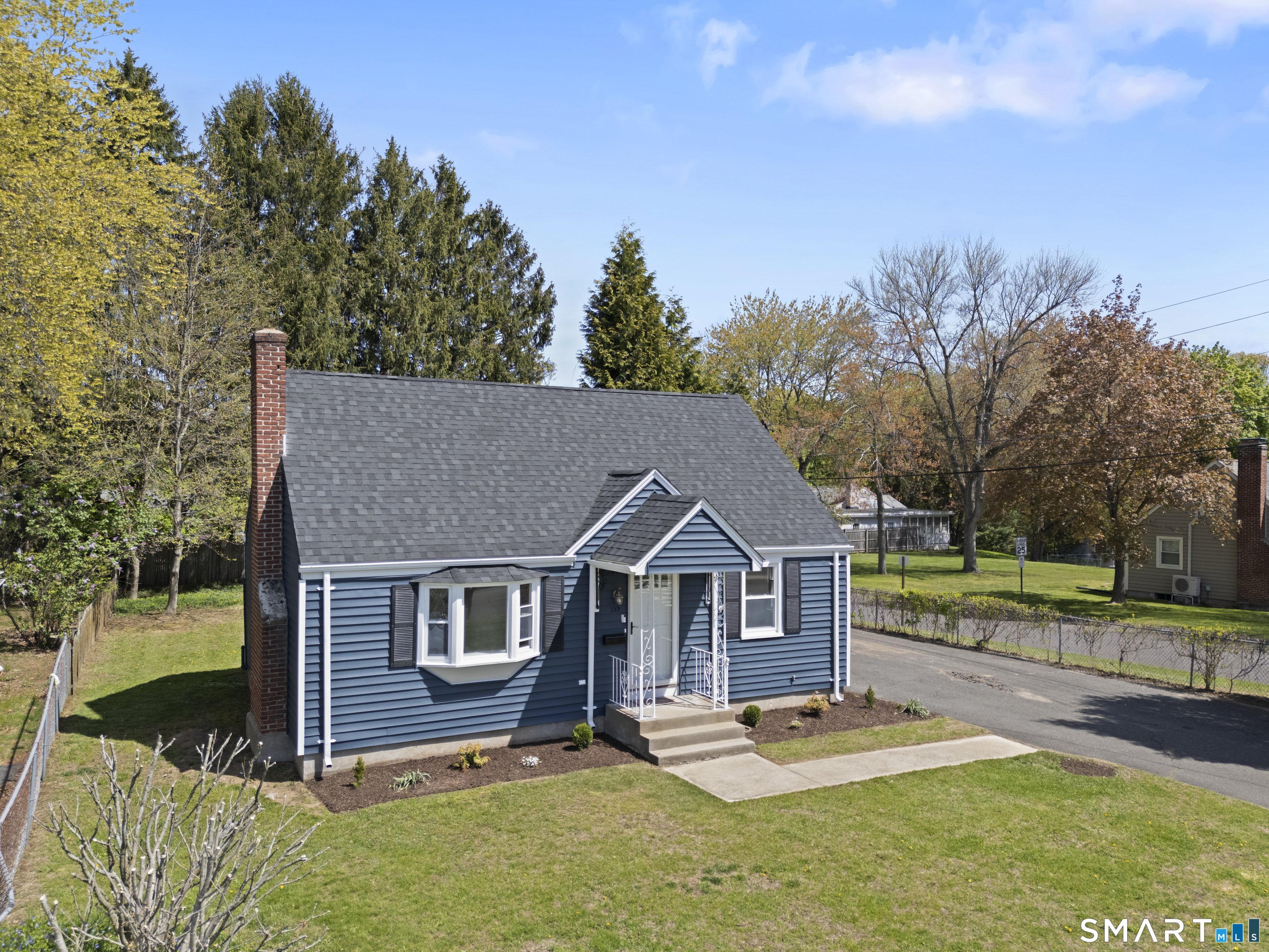 122 Capen Street