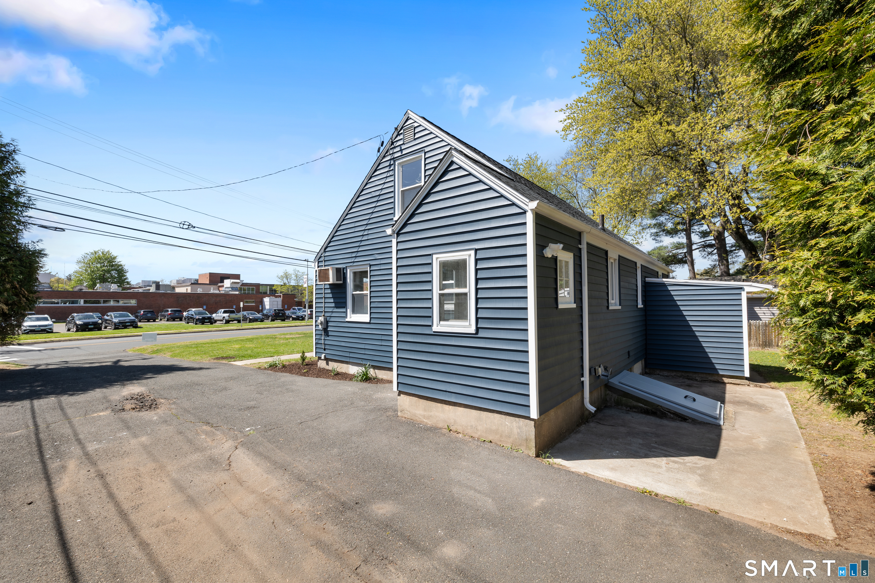 122 Capen Street