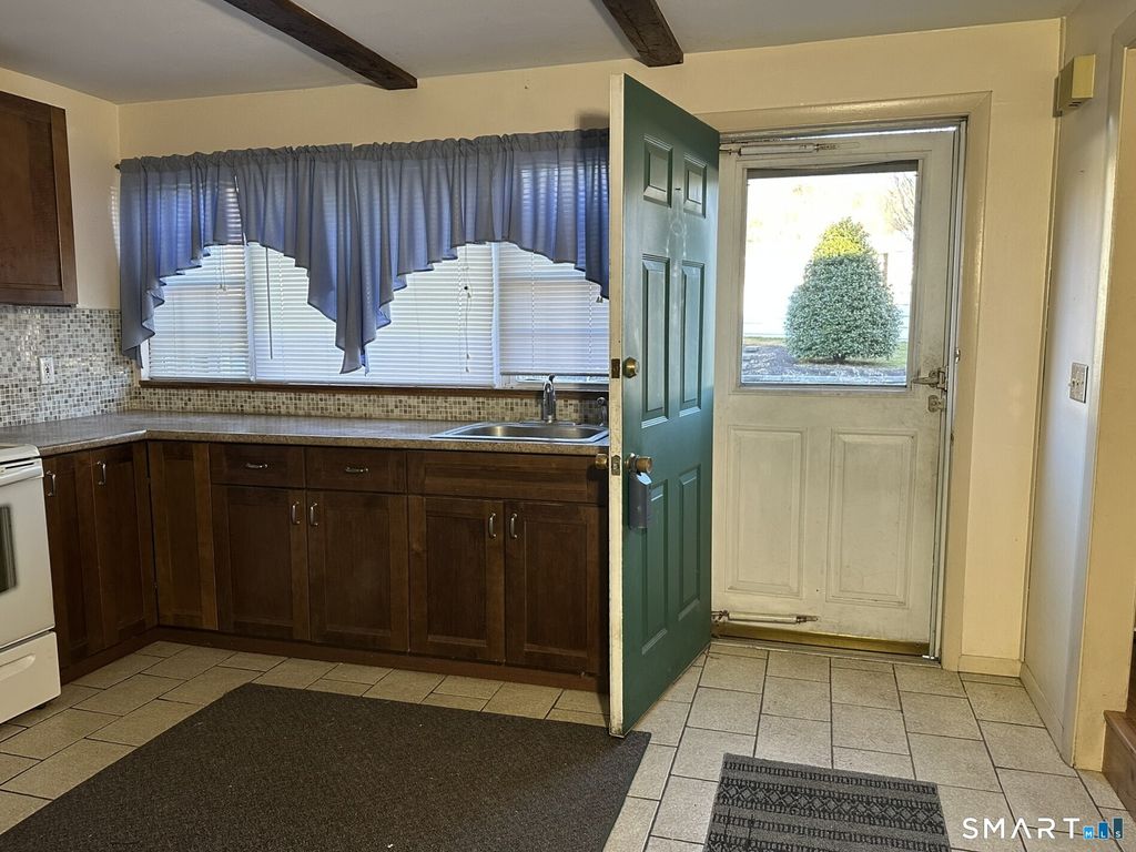 Photo of 55 Porter Avenue #APT 6E, Naugatuck, CT 06770 (MLS # 24148776)