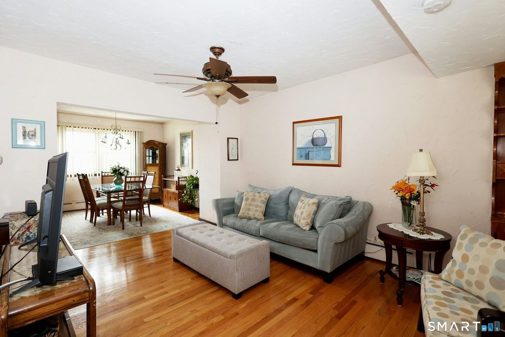 Photo of 685 Knapps Highway, Fairfield, CT 06824 (MLS # 24167535)