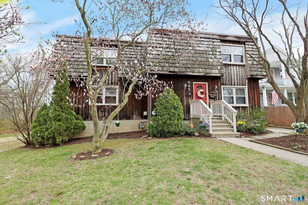 Photo of 685 Knapps Highway, Fairfield, CT 06824 (MLS # 24167535)