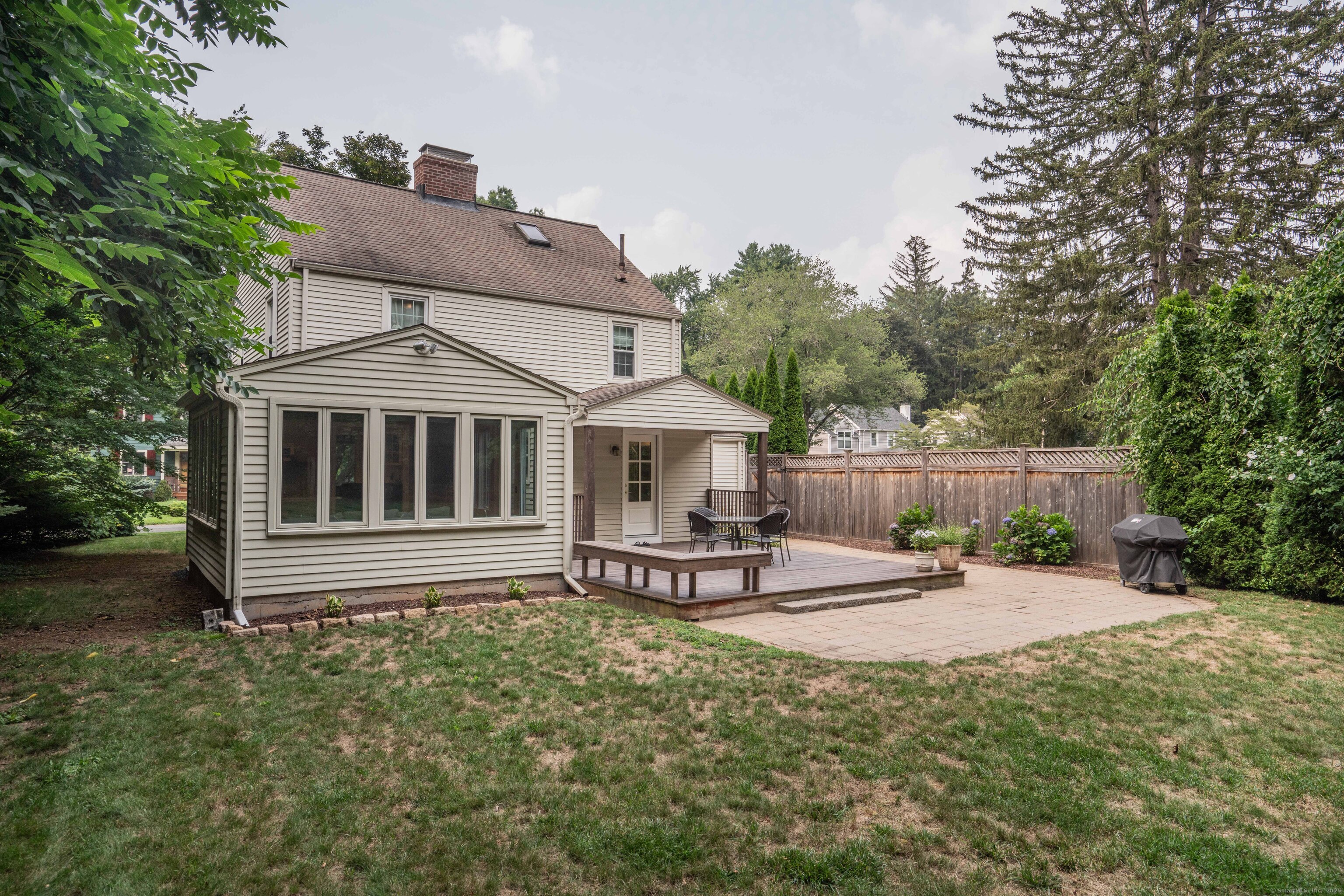 West Hartford, Connecticut 06107, United States, 3 Bedrooms Bedrooms, ,2 BathroomsBathrooms,Residential,Pending,187400