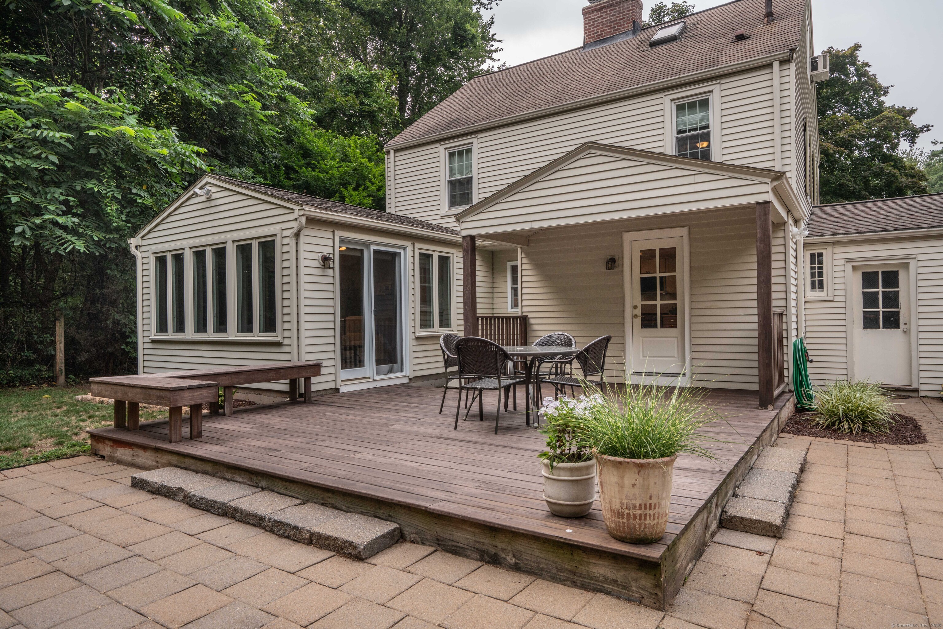 West Hartford, Connecticut 06107, United States, 3 Bedrooms Bedrooms, ,2 BathroomsBathrooms,Residential,Pending,187400