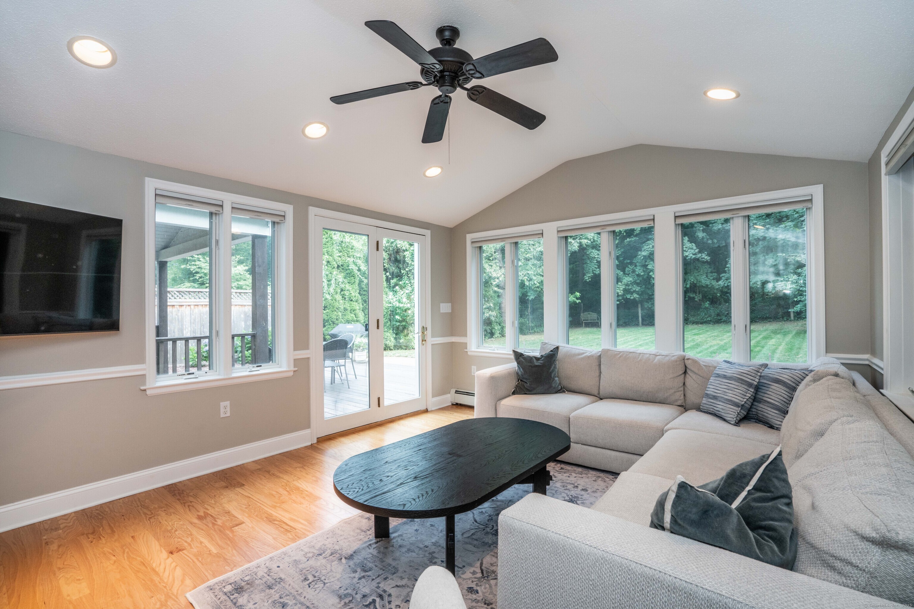 West Hartford, Connecticut 06107, United States, 3 Bedrooms Bedrooms, ,2 BathroomsBathrooms,Residential,Pending,187400