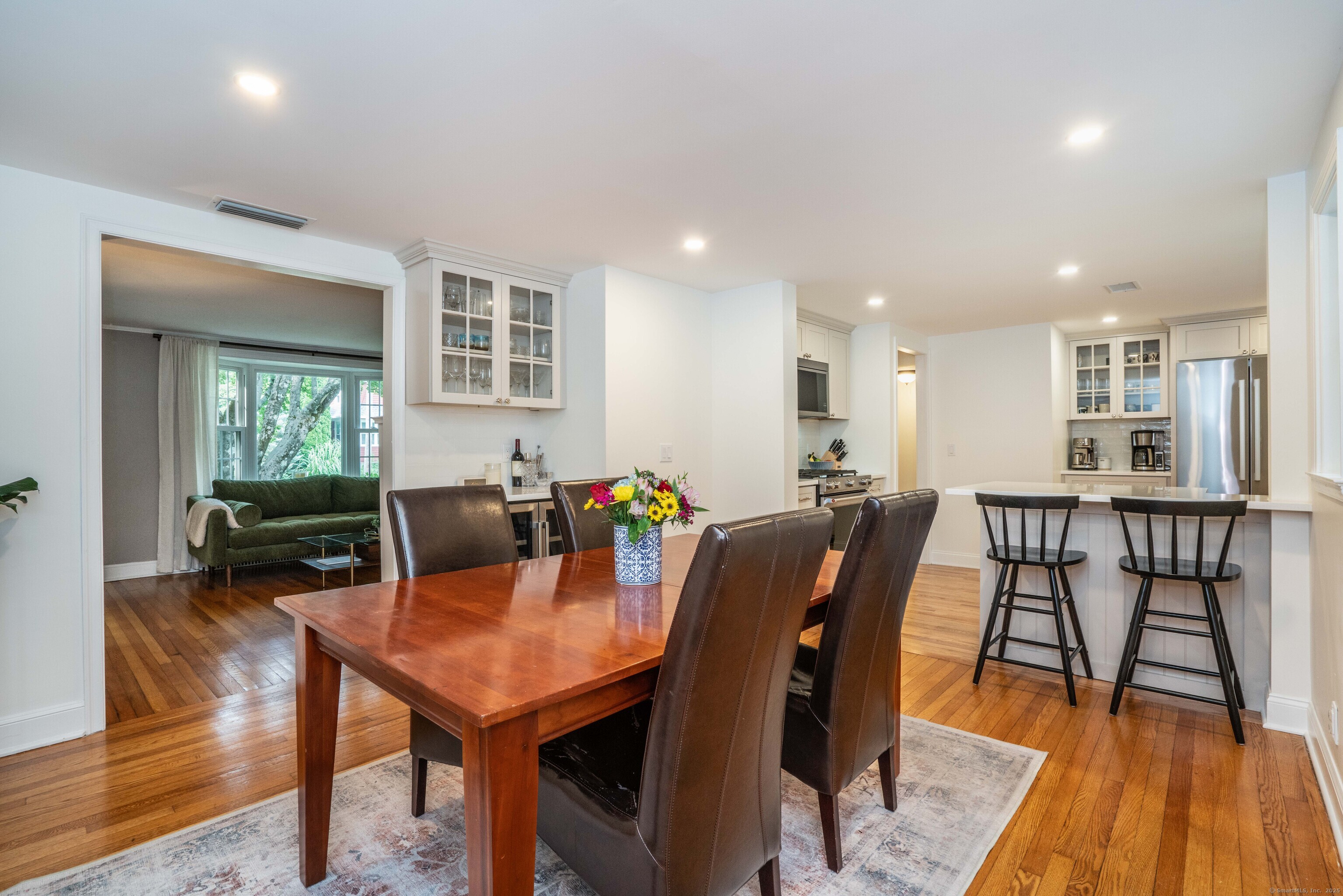 West Hartford, Connecticut 06107, United States, 3 Bedrooms Bedrooms, ,2 BathroomsBathrooms,Residential,Pending,187400