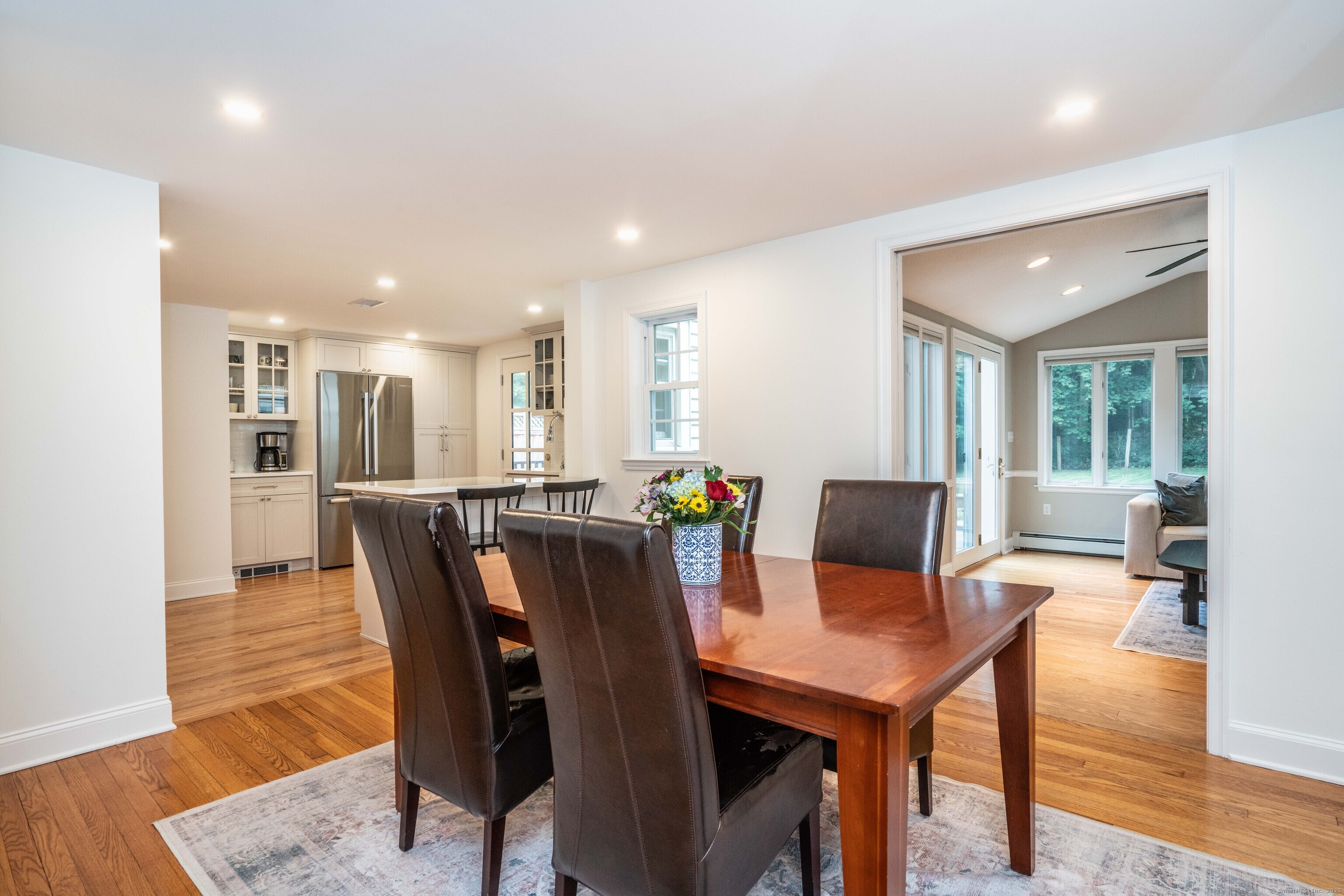 West Hartford, Connecticut 06107, United States, 3 Bedrooms Bedrooms, ,2 BathroomsBathrooms,Residential,Pending,187400