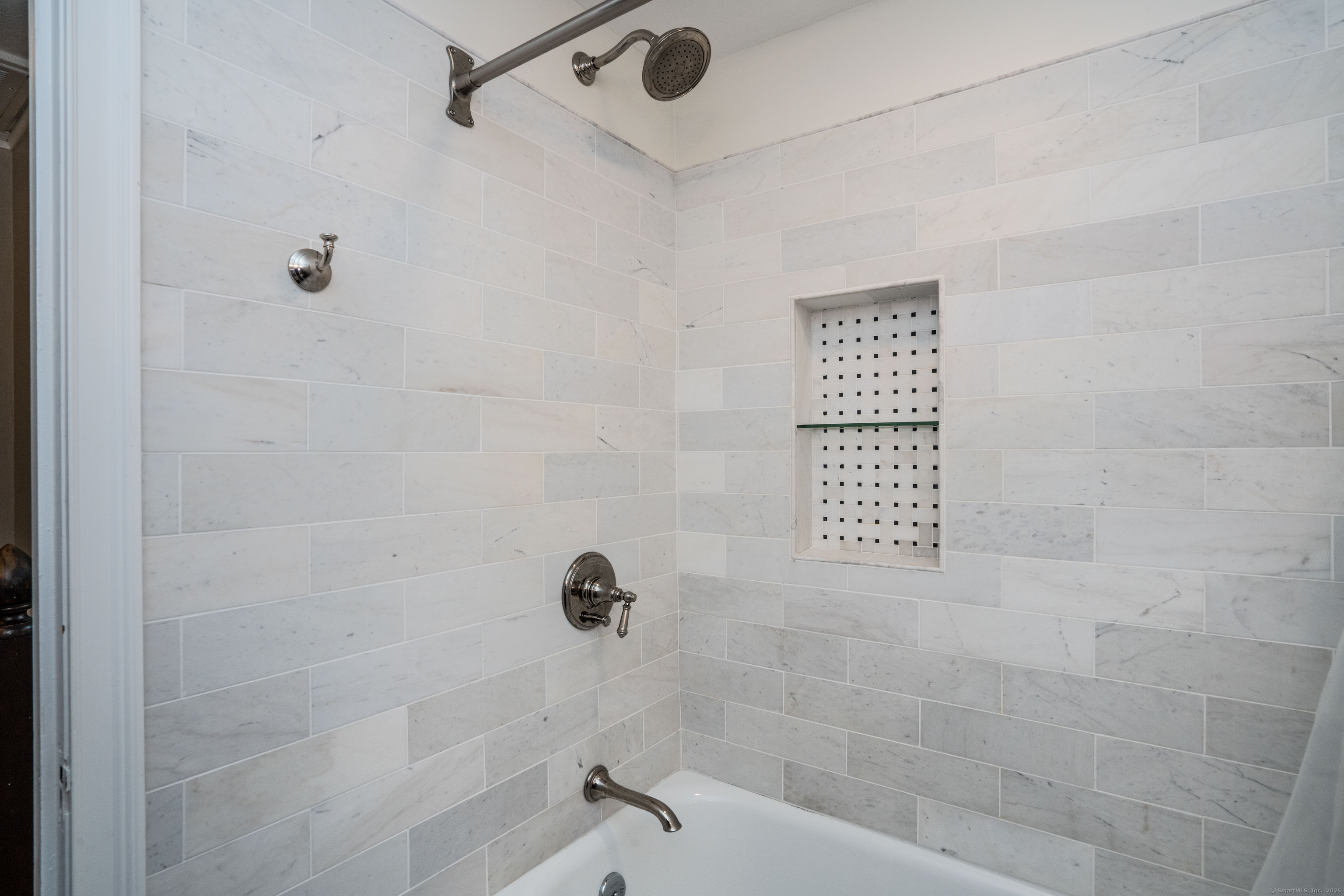 West Hartford, Connecticut 06107, United States, 3 Bedrooms Bedrooms, ,2 BathroomsBathrooms,Residential,Pending,187400