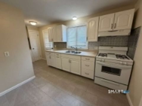 Multifamily For Rent - 1160 Whitney Avenue #E<br/> Hamden, CT 06517