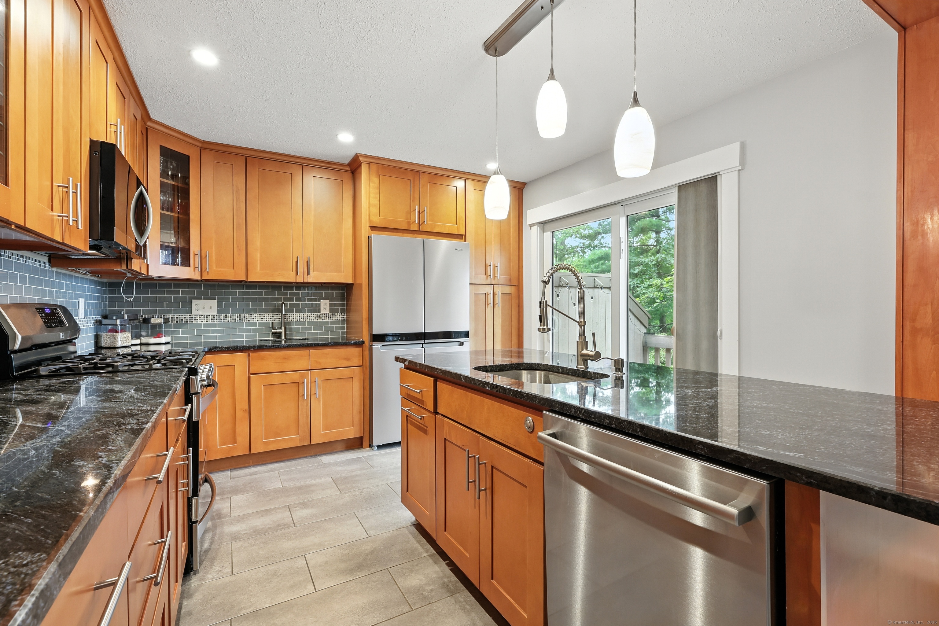6 Redwood Lane 6