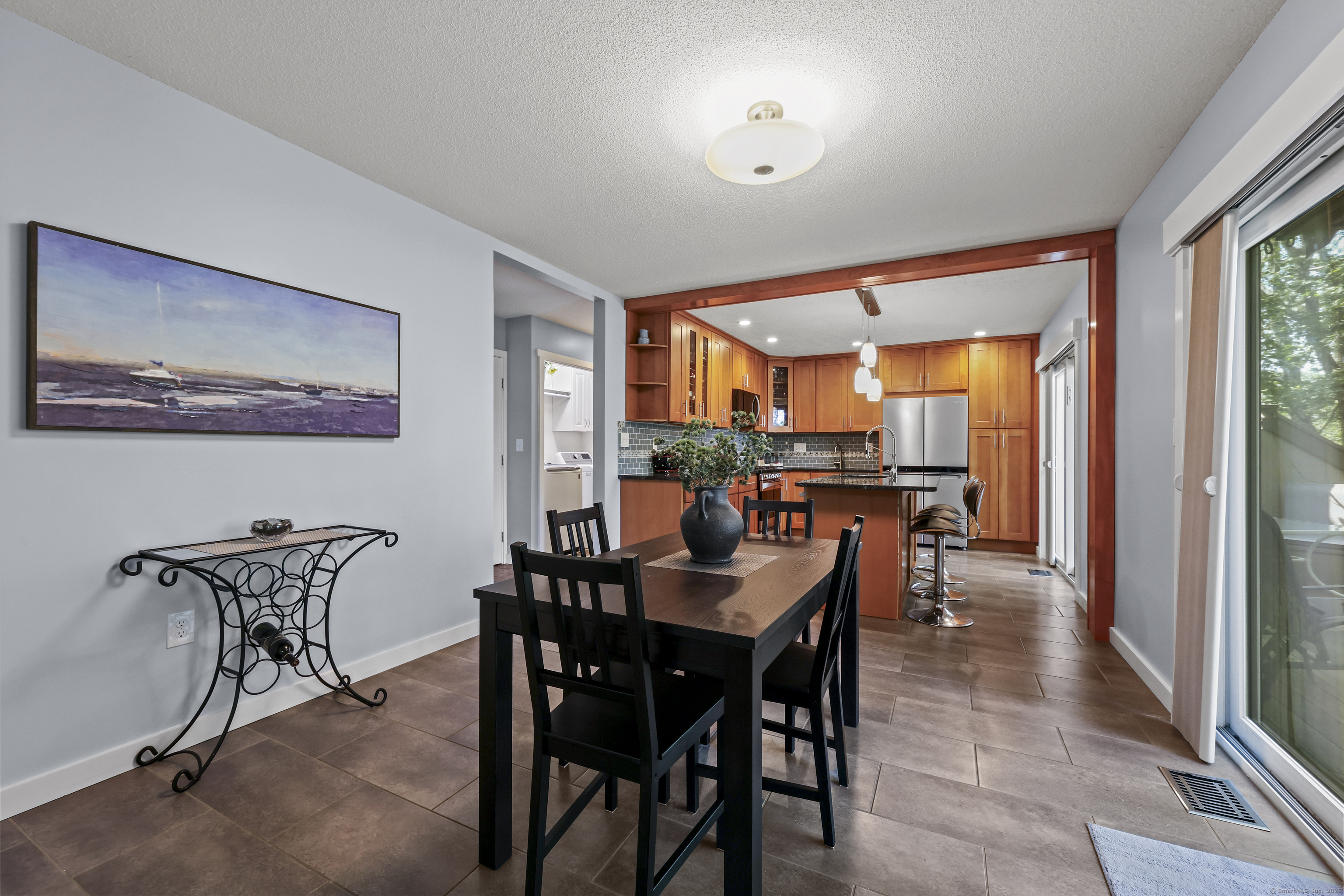 6 Redwood Lane 6