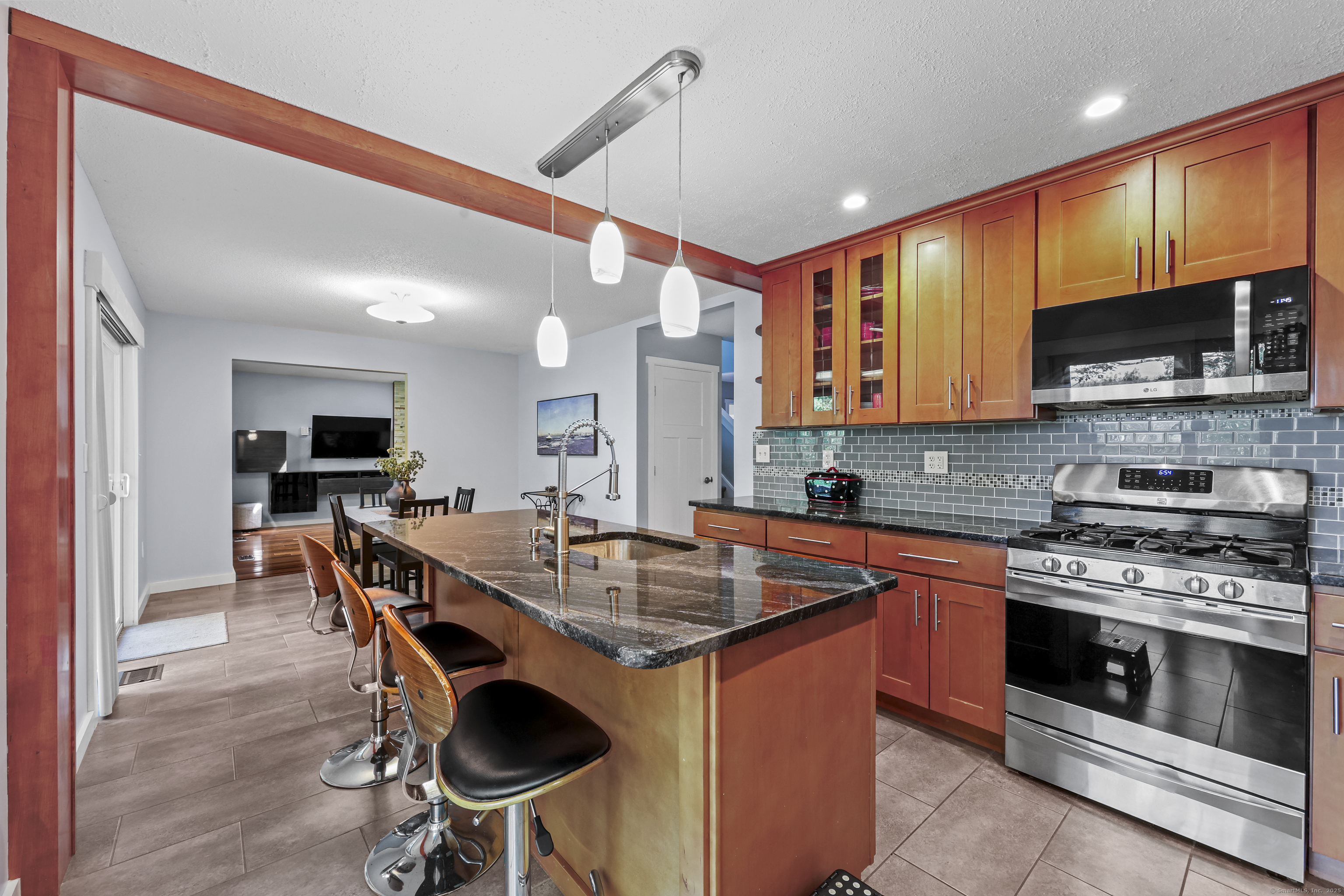 6 Redwood Lane 6