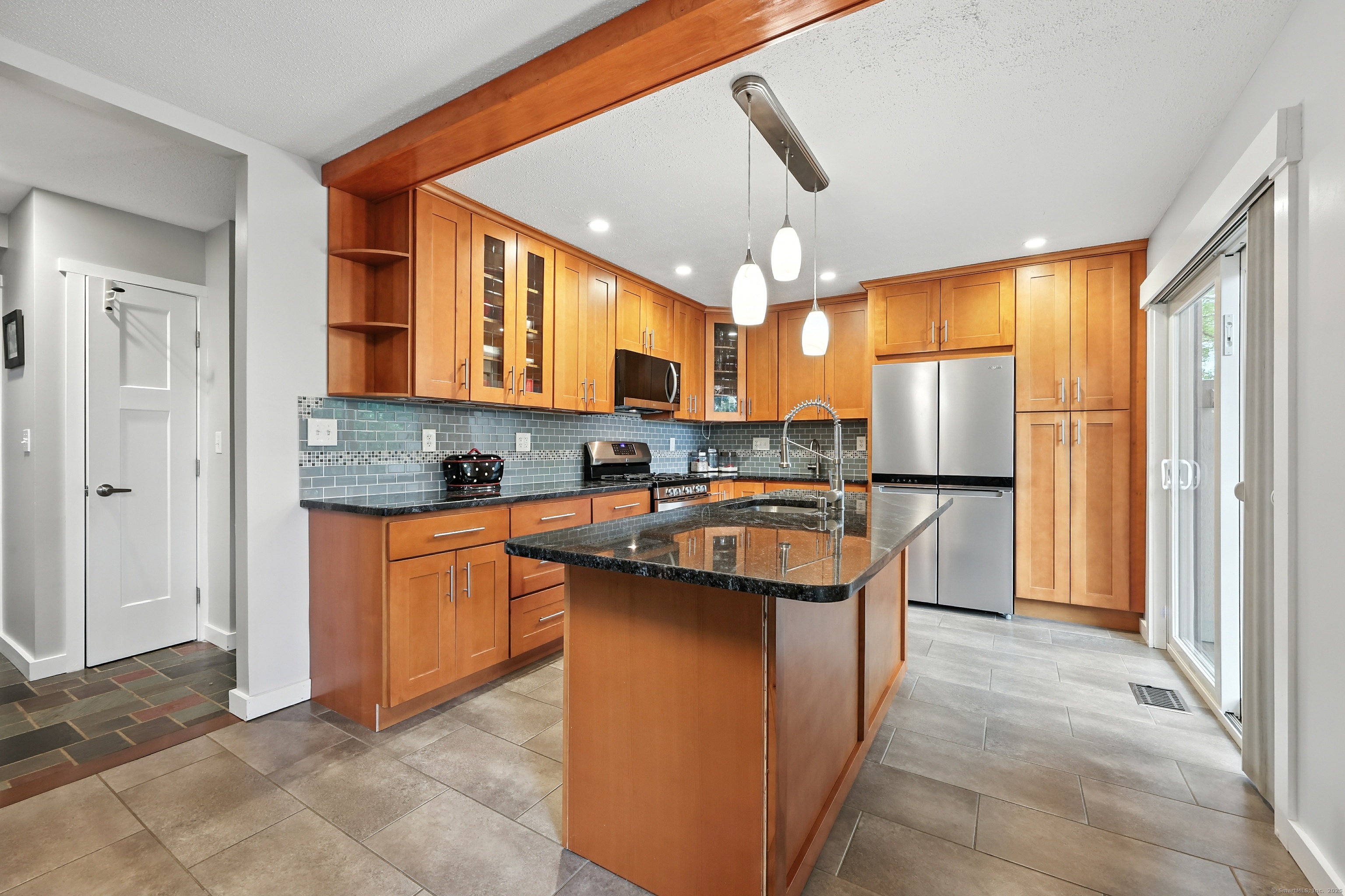 6 Redwood Lane 6
