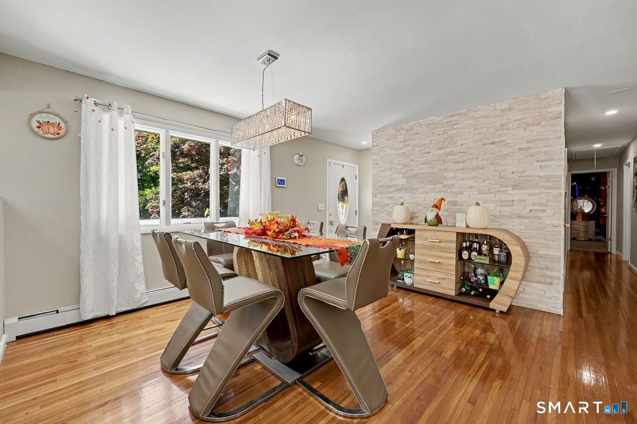 4 Clement Road