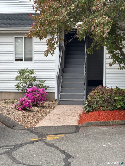 Condo For Sale - 806 Hartford Road #E<br/> Manchester, CT 06040
