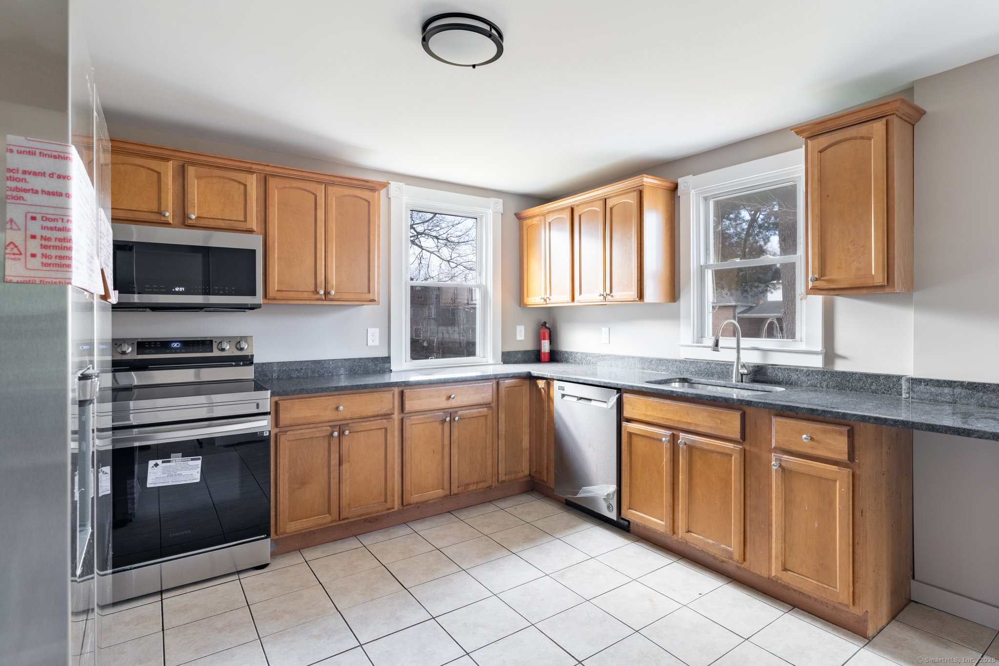 33 Prince Street, Bristol, Connecticut image 10