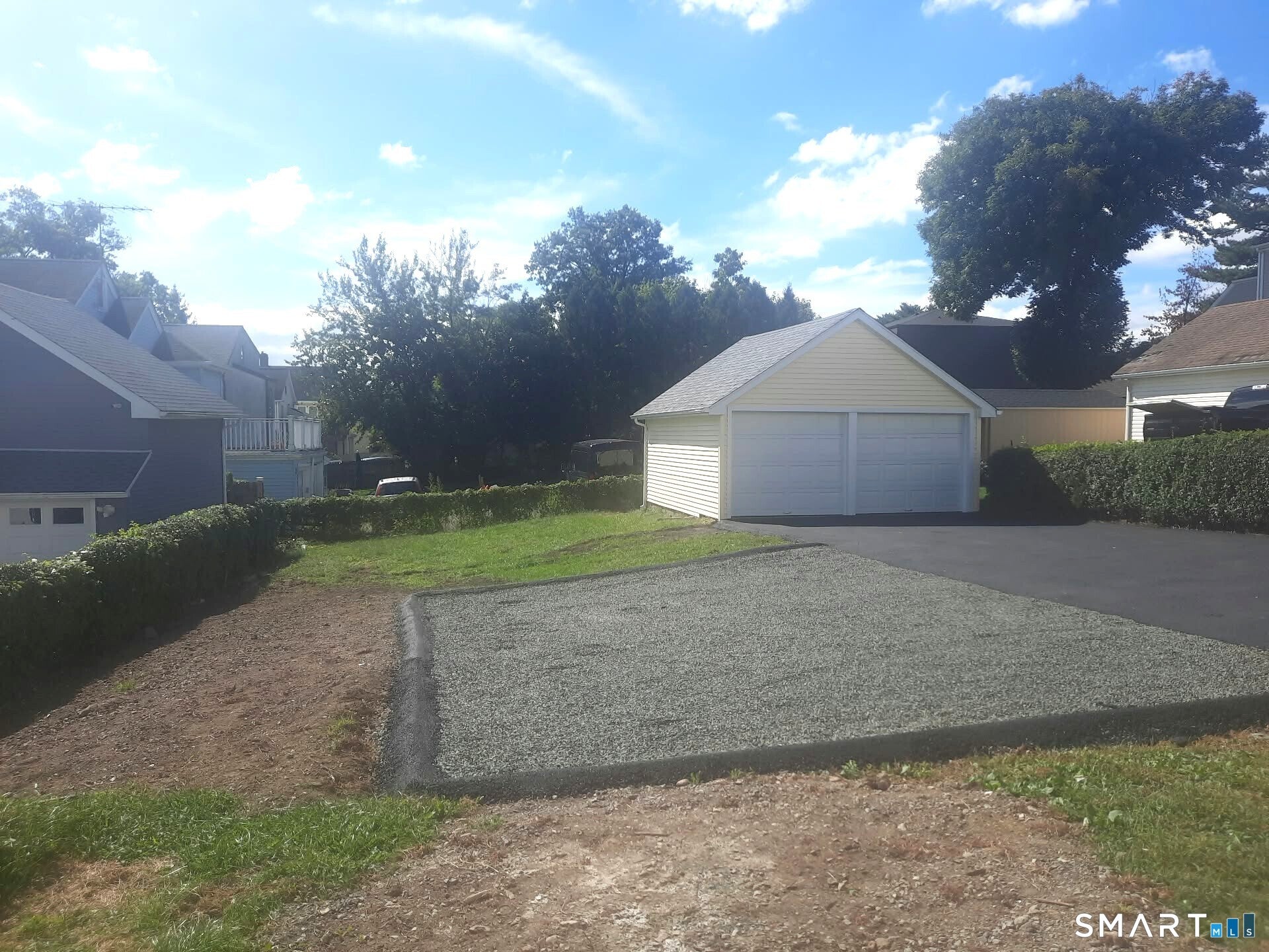 144 Colonial Road