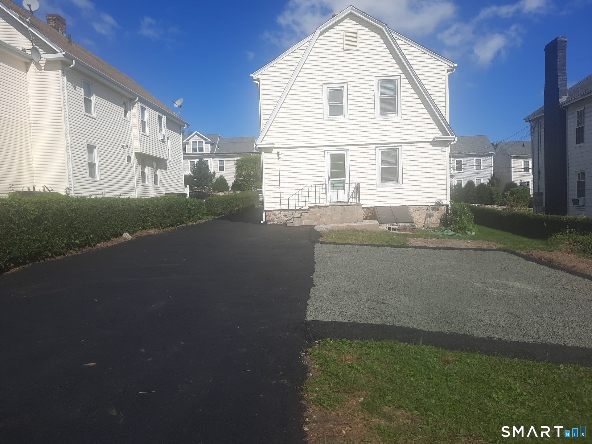 144 Colonial Road
