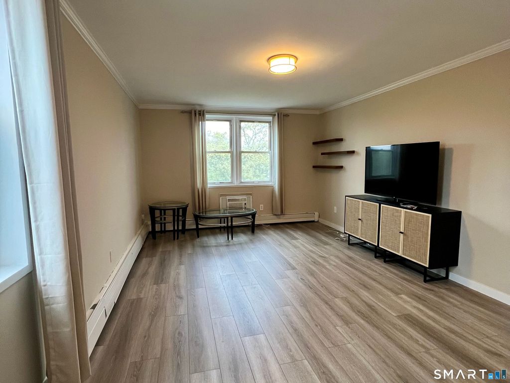 Photo of 140 Grove Street #APT 7D, Stamford, CT 06901 (MLS # 24149695)