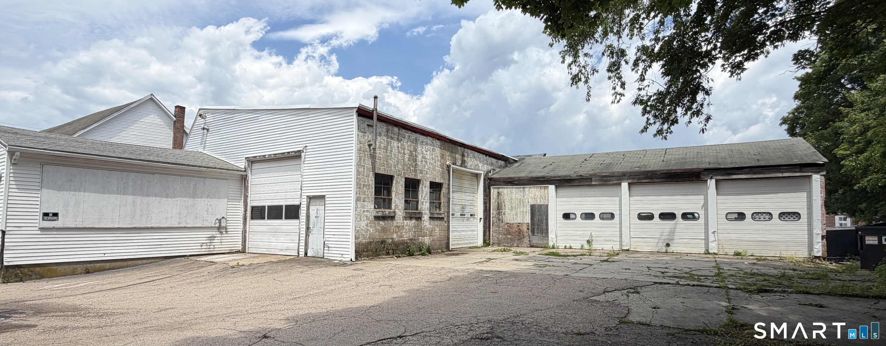 106 West Broad Street