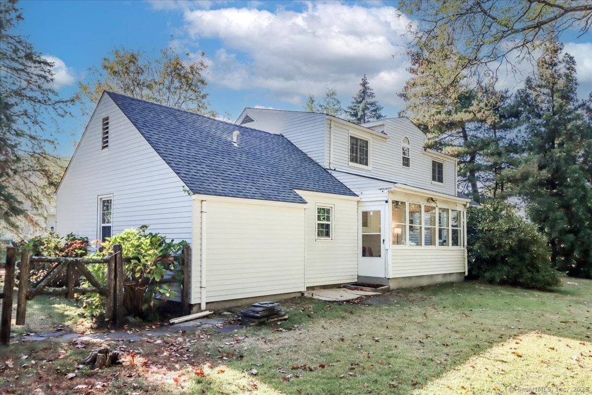 Stamford, Connecticut 06905, United States, 3 Bedrooms Bedrooms, ,2 BathroomsBathrooms,Residential,Coming Soon,228128