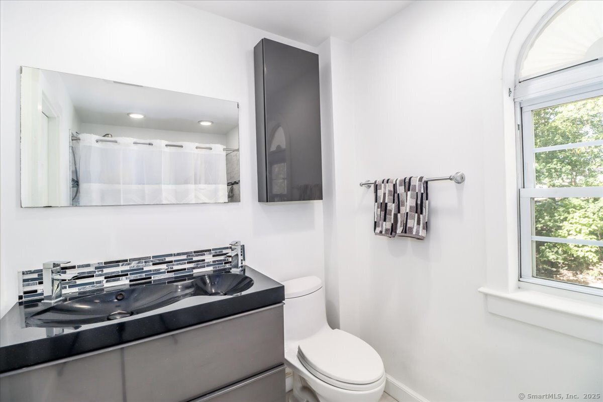 Stamford, Connecticut 06905, United States, 3 Bedrooms Bedrooms, ,2 BathroomsBathrooms,Residential,Coming Soon,228128